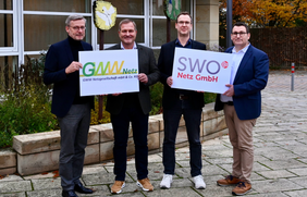 Partnerschaft in Wallenhorst: Bürgermeister Otto Steinkamp, GWW-Aufsichtsratsvorsitzender Guido Pott, GWW Netz-Geschäftsführer Florian Lüttkemöller und SWO Netz-Geschäftsführer Tino Schmelzle (v.l.n.r.). 